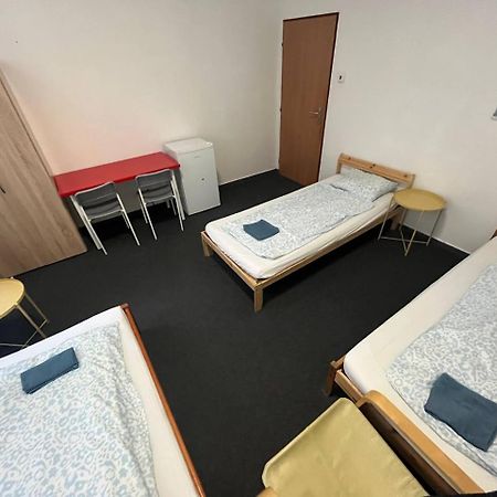 Rooms Veveri - Uvoz, 10 Min Peski Do Centru Brno Exterior foto
